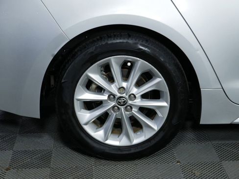 Used 2021 Toyota Corolla LE image 11