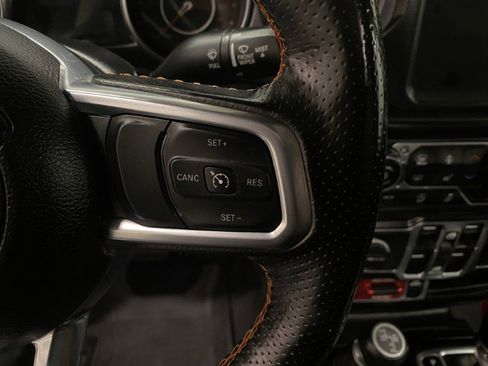 Used 2021 Jeep Gladiator Mojave AWD/4WD image 31