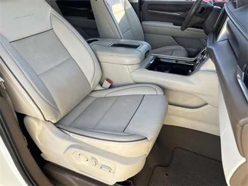 Used 2022 GMC Yukon Denali image 11