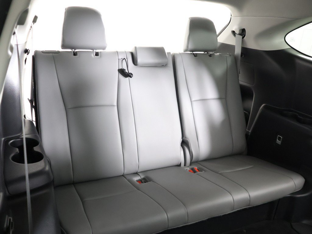 Used 2024 Toyota Highlander XLE AWD/4WD image 40