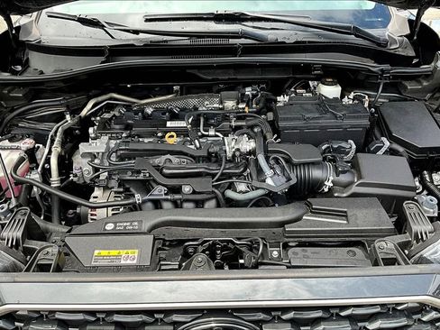 Used 2022 Toyota Corolla Cross XLE FWD image 28