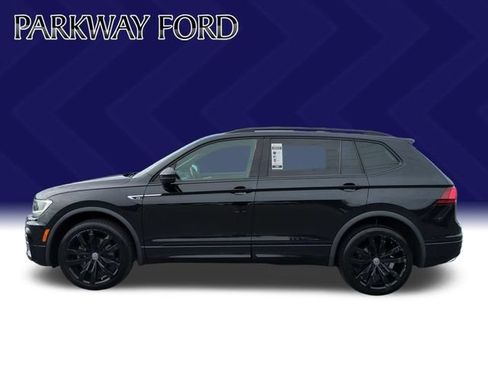 Used 2020 Volkswagen Tiguan SE R-Line AWD/4WD image 2