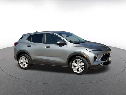 Used 2025 Buick Encore GX Preferred image 2