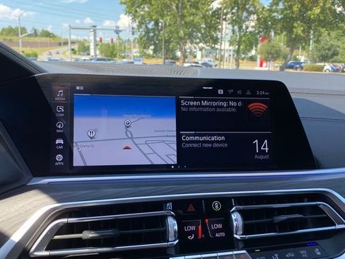 Used 2020 BMW X7 M50i image 23