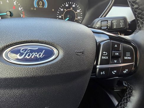 Used 2022 Ford Escape SEL image 16