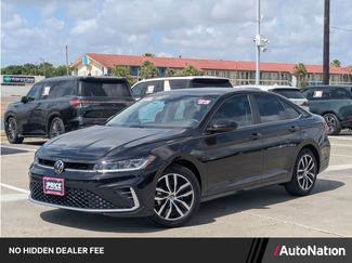Used 2025 Volkswagen Jetta SE FWD video 1