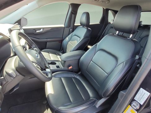 Certified 2023 Ford Escape Platinum AWD/4WD image 26