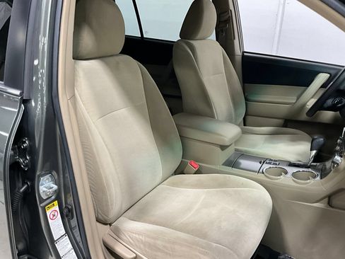 Used 2012 Toyota Highlander 4WD w/ Tech Pkg image 10