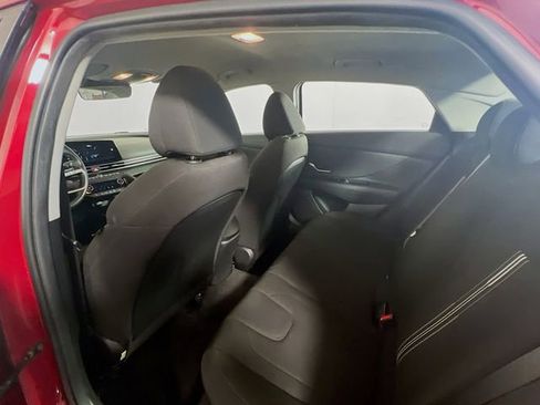 Used 2023 Hyundai Elantra SEL w/ Convenience Package FWD image 19