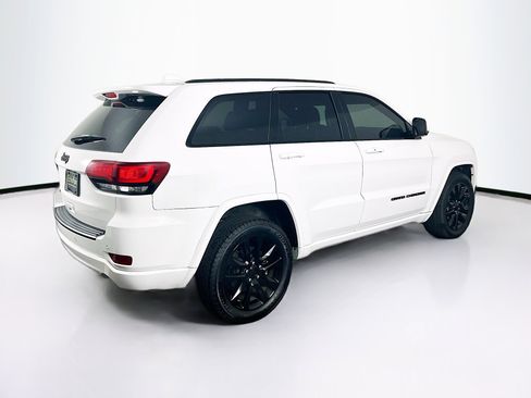 Used 2021 Jeep Grand Cherokee Laredo X AWD/4WD image 9
