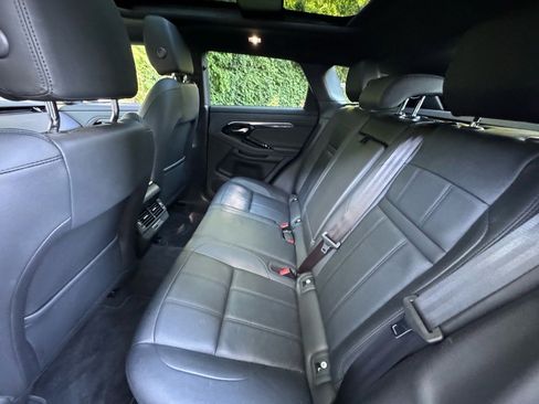 Used 2023 Land Rover Range Rover Evoque R-Dynamic S image 17