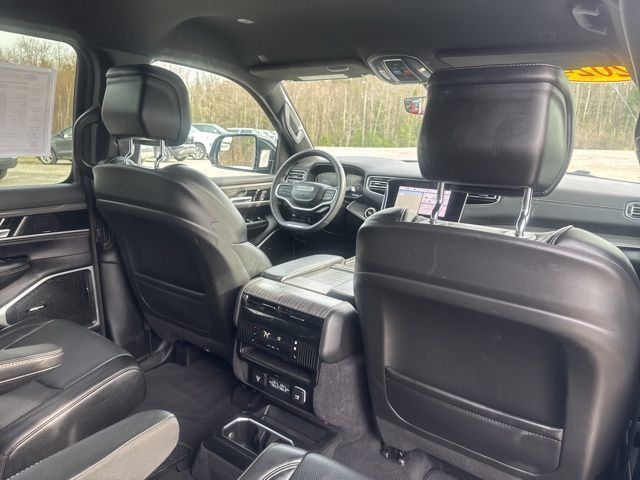 Used 2024 Jeep Wagoneer Series II AWD/4WD image 36