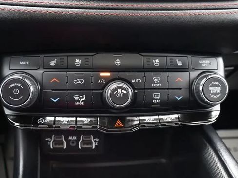 Used 2024 Dodge Durango GT AWD/4WD image 33
