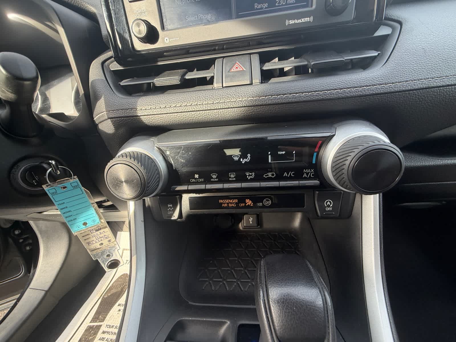Used 2021 Toyota RAV4 LE w/ Carpet Mat Package (TMS) AWD/4WD image 33