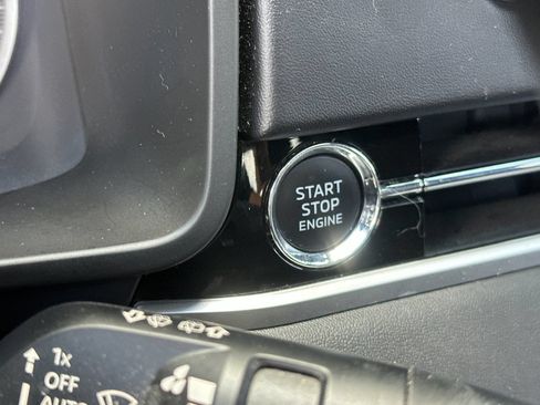 Used 2022 Mitsubishi Outlander SE AWD/4WD image 23