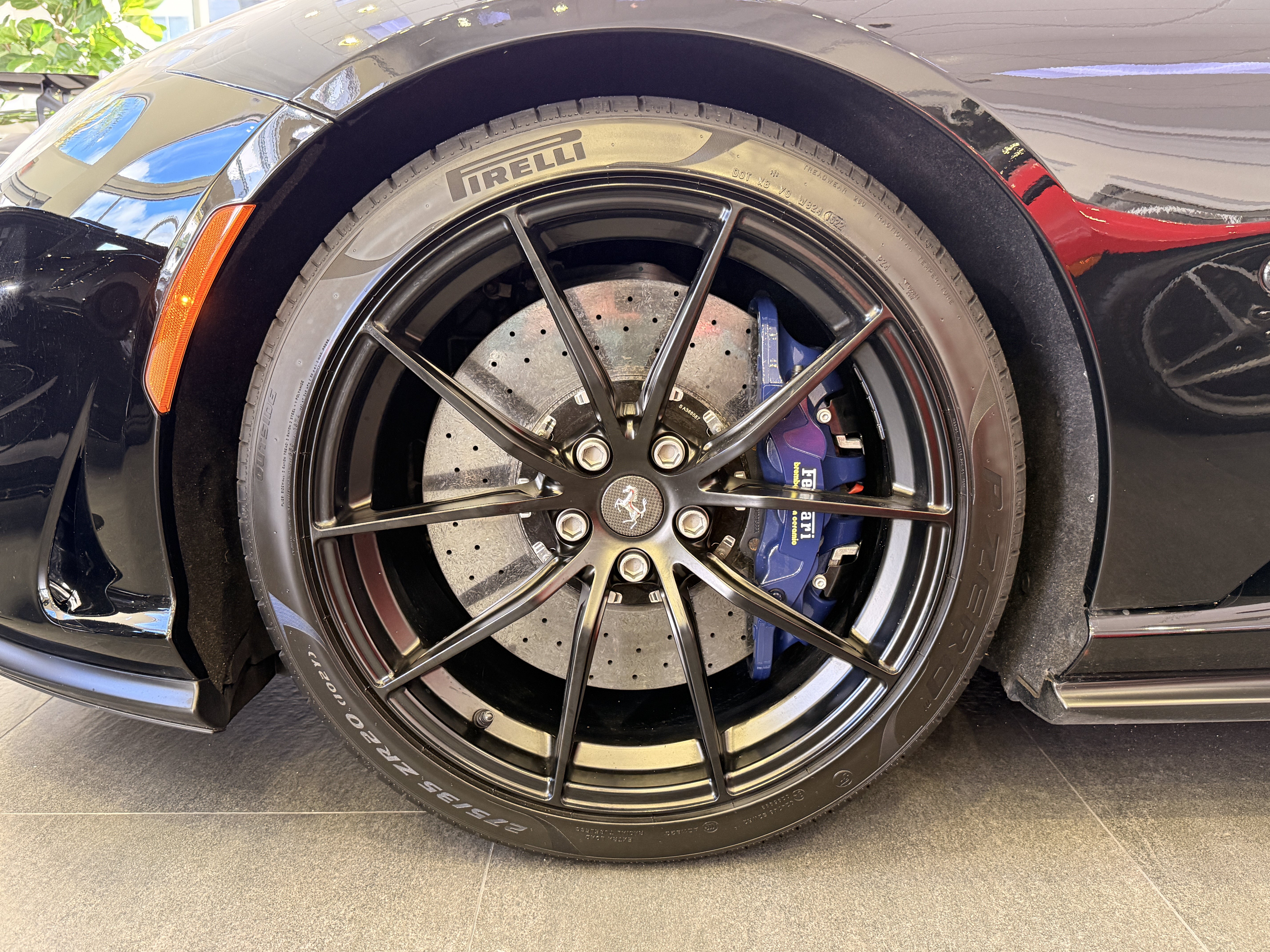 Used 2019 Ferrari 812 Superfast RWD image 15