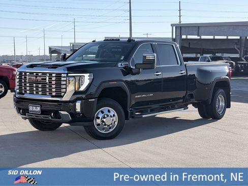 Used 2025 GMC Sierra 3500 Denali w/ Denali Reserve Package image 1