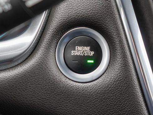 Used 2023 Chevrolet Traverse LT image 27