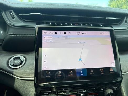 Used 2022 Jeep Grand Cherokee Limited AWD/4WD image 10