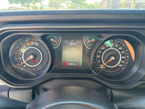 Used 2025 Jeep Gladiator Sport AWD/4WD image 6