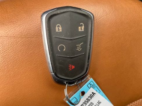 Used 2020 Cadillac XT5 Premium Luxury w/ LPO, Floor Liner Package AWD/4WD image 27