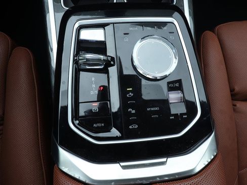 Used 2023 BMW 740i RWD image 31