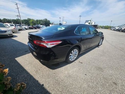 Used 2020 Toyota Camry LE w/ Convenience Package FWD image 7