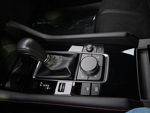 Certified 2025 MAZDA MAZDA3 Carbon image 32