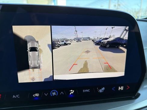 New 2026 Chevrolet Traverse LT w/ Midnight/Sport Edition image 18