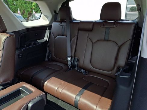 Used 2023 Honda Pilot Elite image 10