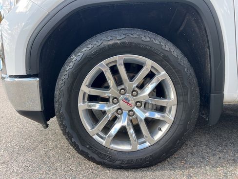 Used 2022 GMC Sierra 1500 SLT w/ X31 Off-Road Package image 10