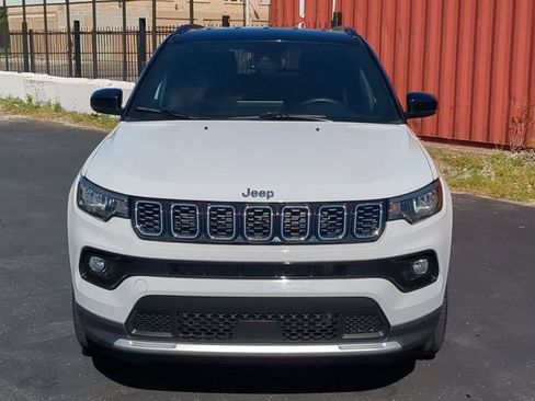 Used 2025 Jeep Compass Limited AWD/4WD image 9