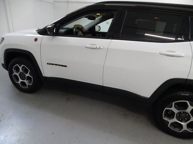 Used 2022 Jeep Compass Trailhawk w/ Trailhawk Convenience Group AWD/4WD image 19