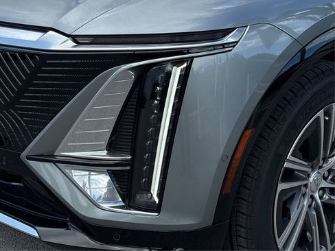 New 2026 Cadillac Lyriq Luxury image 14