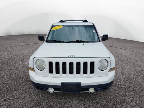 Used 2014 Jeep Patriot Latitude w/ Freedom Edition Package FWD image 2