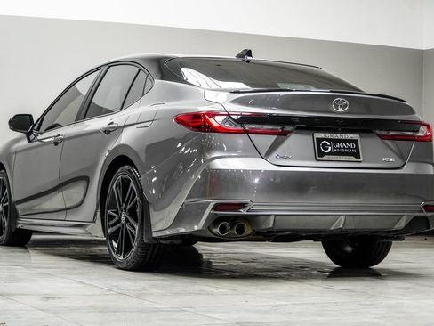 Used 2025 Toyota Camry XSE FWD image 12