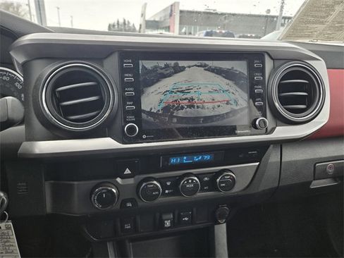 Used 2022 Toyota Tacoma SR5 image 9
