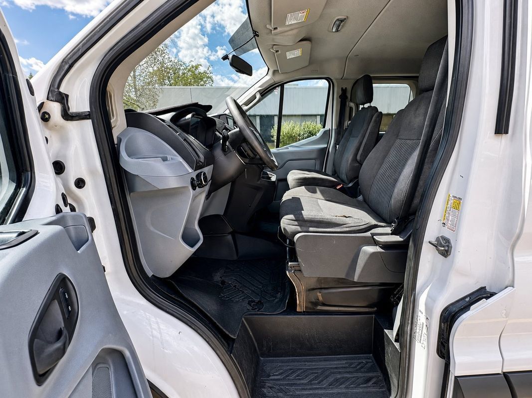 Used 2015 Ford Transit 150 XL RWD image 11