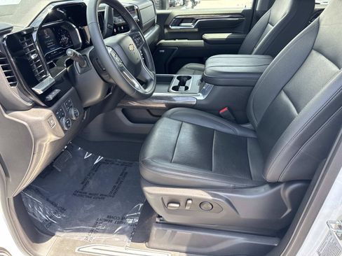 Used 2024 Chevrolet Silverado 2500 LTZ w/ LTZ Convenience Package AWD/4WD image 23