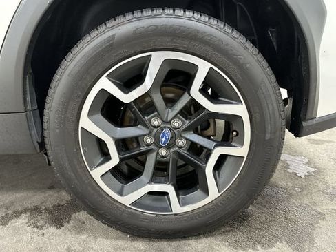 Used 2017 Subaru Crosstrek 2.0i Premium w/ Moonroof Package AWD/4WD image 13