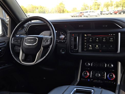 Used 2022 GMC Yukon Denali image 30