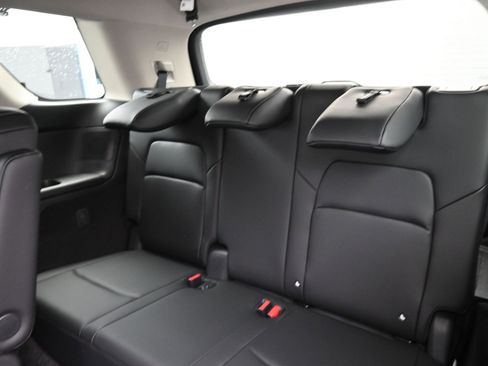 New 2026 Nissan Pathfinder Platinum FWD image 18