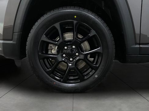 Used 2023 Jeep Compass Altitude w/ Convenience Group AWD/4WD image 13