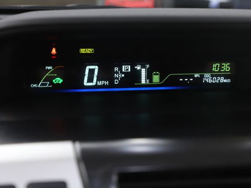 Used 2014 Toyota Prius V Three image 23