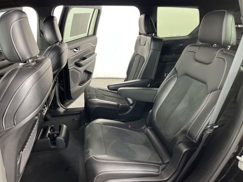 Used 2023 Jeep Grand Cherokee L Laredo RWD image 44