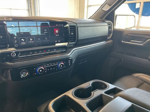 Used 2024 GMC Sierra 1500 SLT image 21