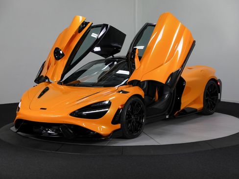 Used 2021 McLaren 765LT RWD image 6