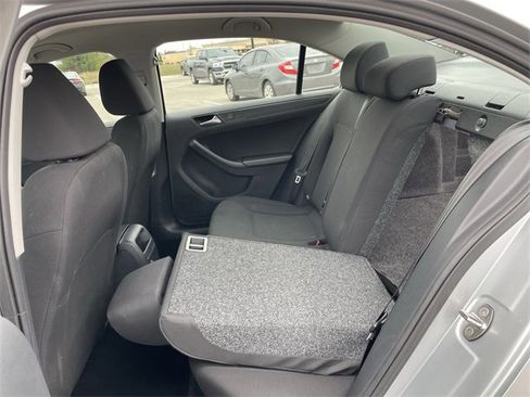 Used 2016 Volkswagen Jetta S image 14