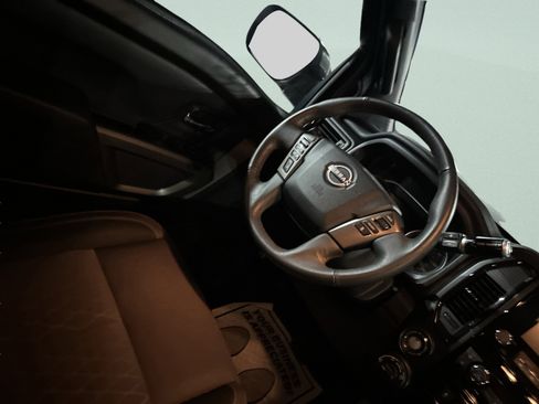 Used 2024 Nissan Titan SV w/ SV Bronze Edition Package image 40