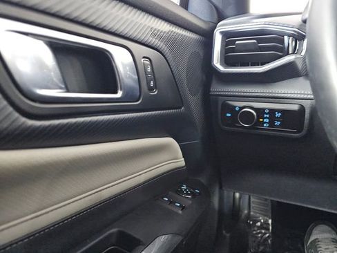 Certified 2024 Ford Mustang Premium image 30